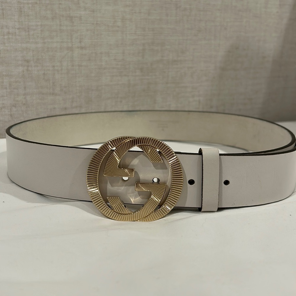 White leather 100% authentic Gucci belt